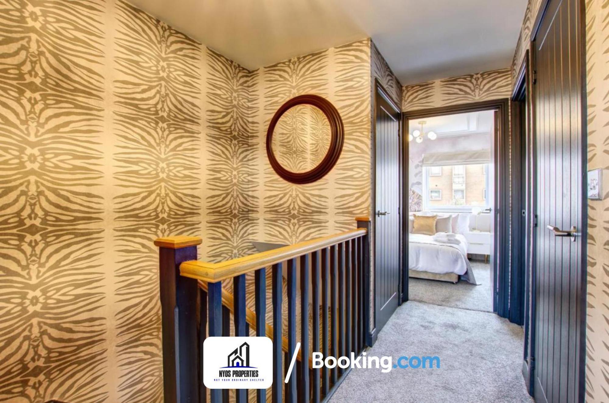 3 Bedroom Home By Nyos Properties Short Lets & Serviced Accommodation Manchester With Garden Extérieur photo