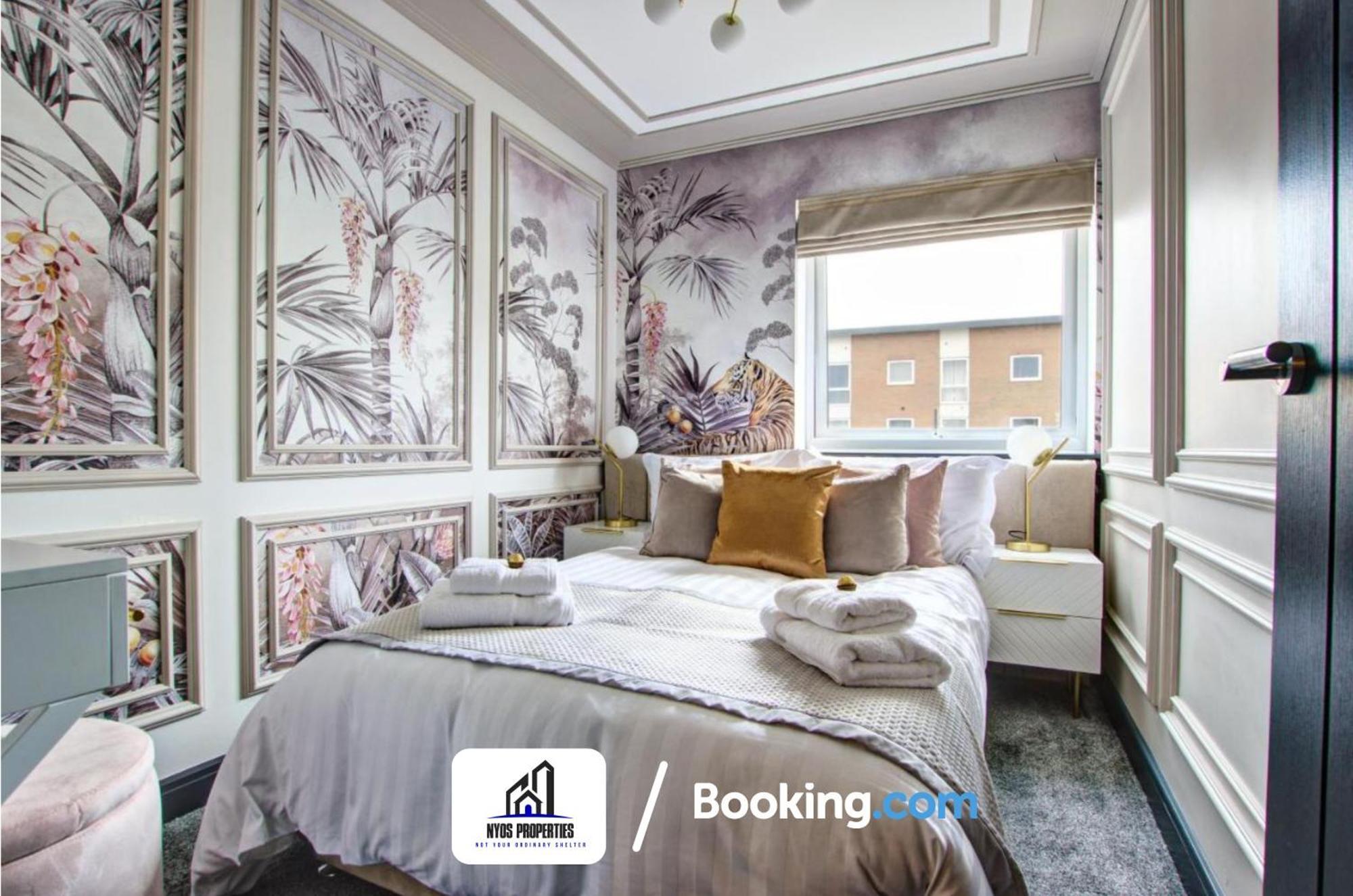 3 Bedroom Home By Nyos Properties Short Lets & Serviced Accommodation Manchester With Garden Extérieur photo