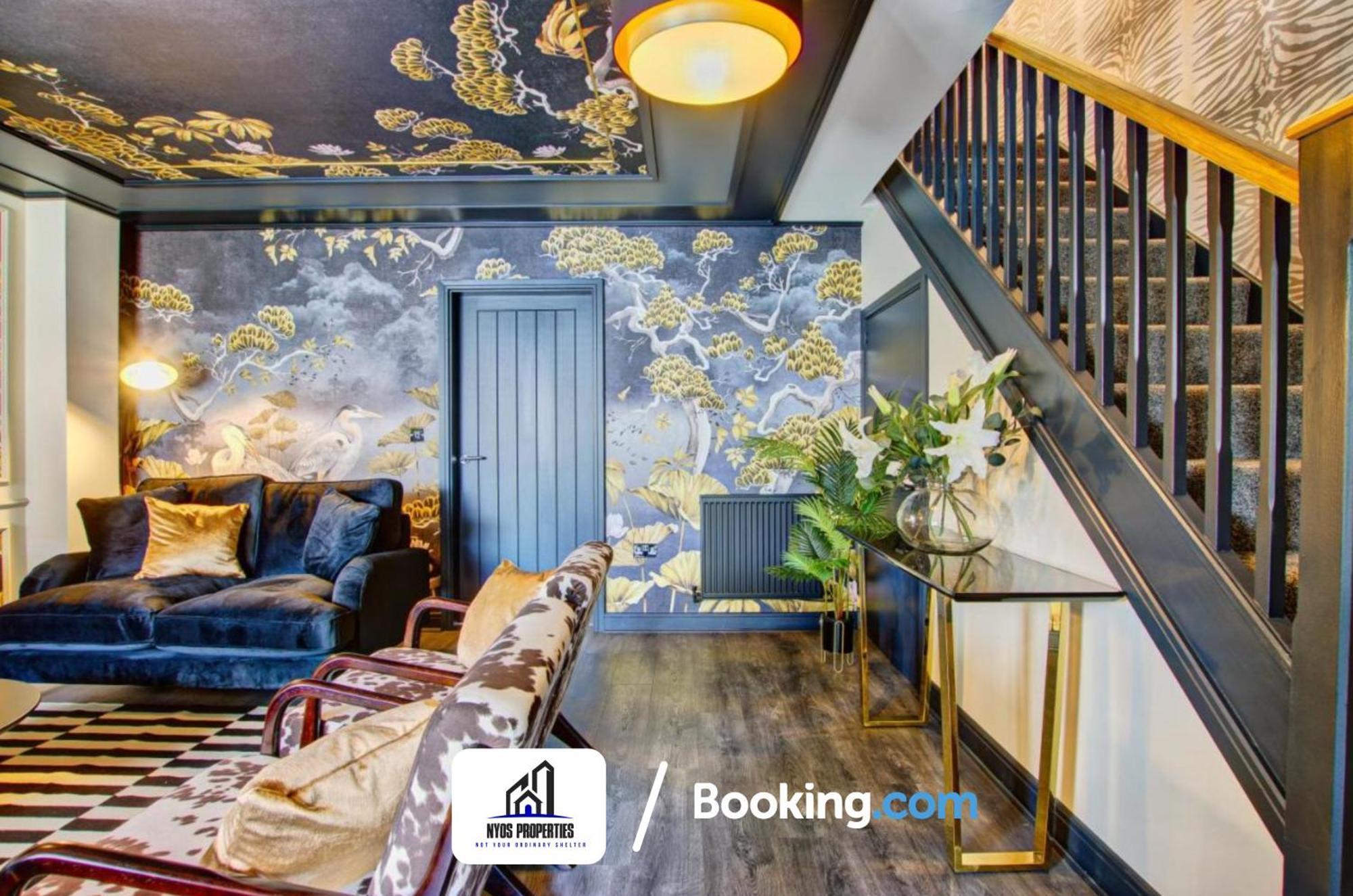 3 Bedroom Home By Nyos Properties Short Lets & Serviced Accommodation Manchester With Garden Extérieur photo